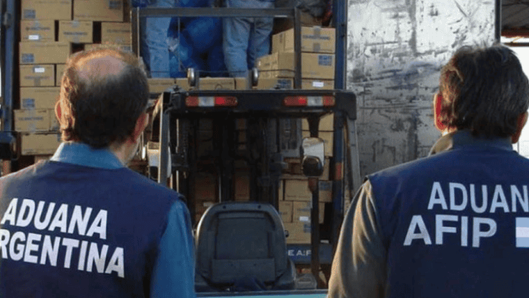 Desregulación Aduanera y Flexibilización Cambiaria: La Nueva Era del Comercio  Exterior en Argentina.  